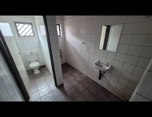 409M² FACTORY TO LET IN APEX